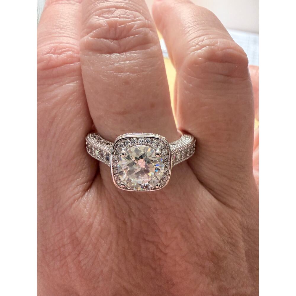 Beautiful size 10 2 ct Moissanite ring